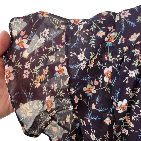 1. State Floral Flutter Sleeve Top - Picture 4 of 9